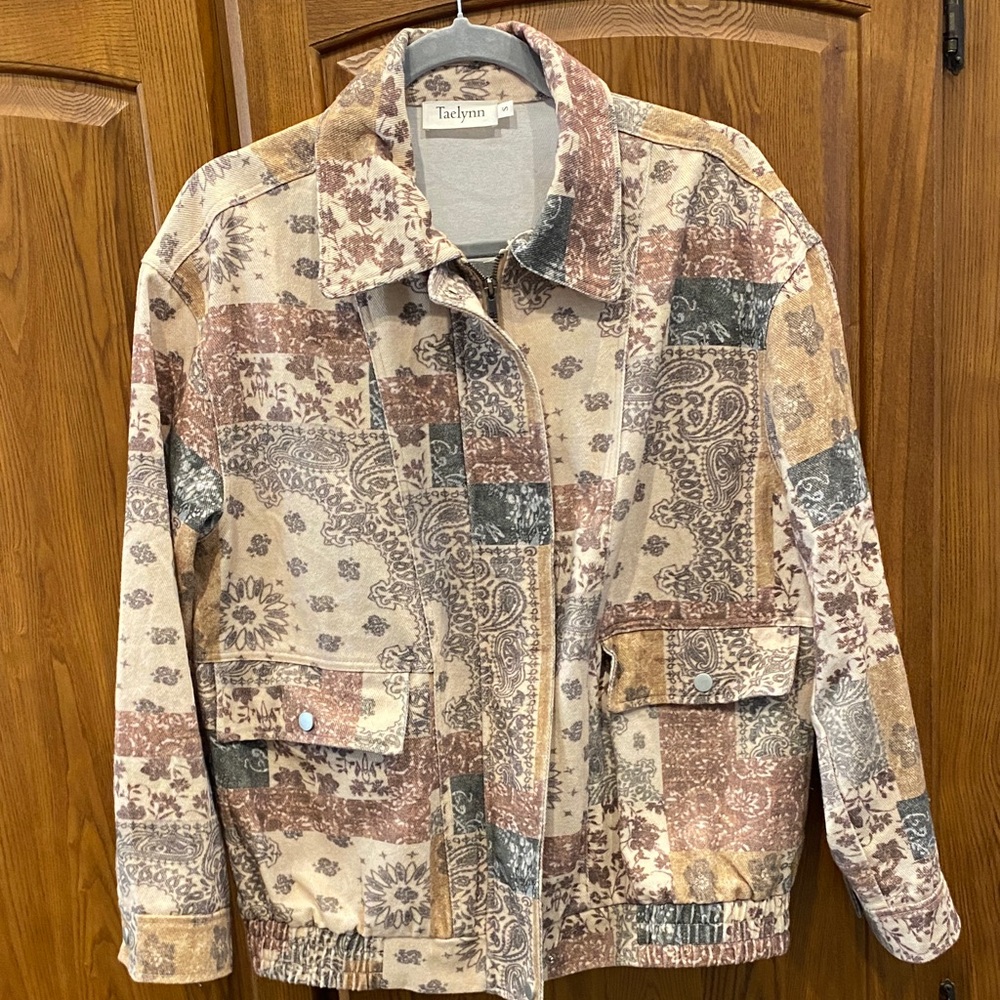 Taelynn Patchwork full zip Jacket in Beige, Rust & Olive size small